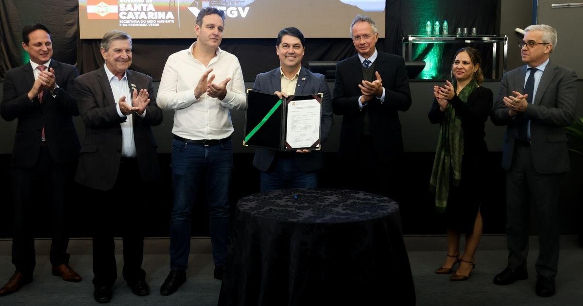 Imagem do governo de Santa Catarina, justo com a AGV, para fazer referência ao contrato do planode transição energética que eles assinaram 