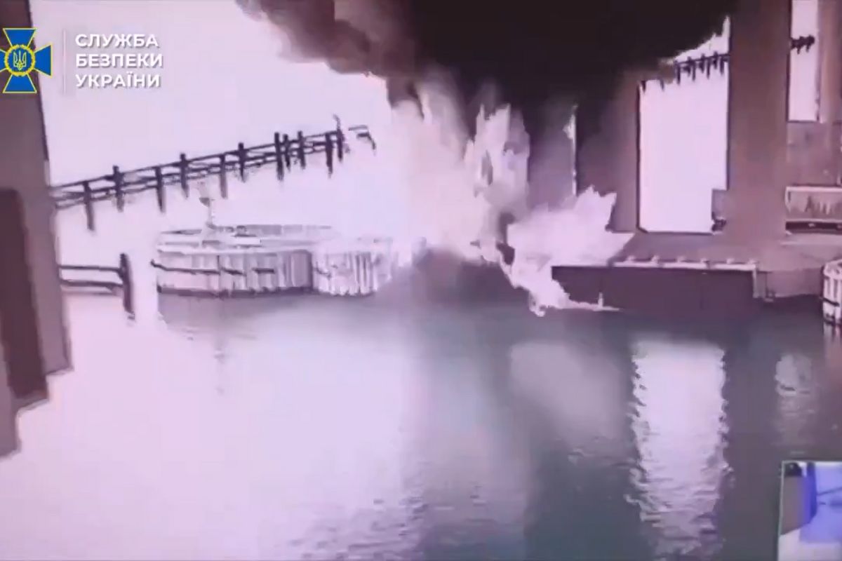 Ponte entre Rússia e Crimeia é bombardeada pela Ucrânia