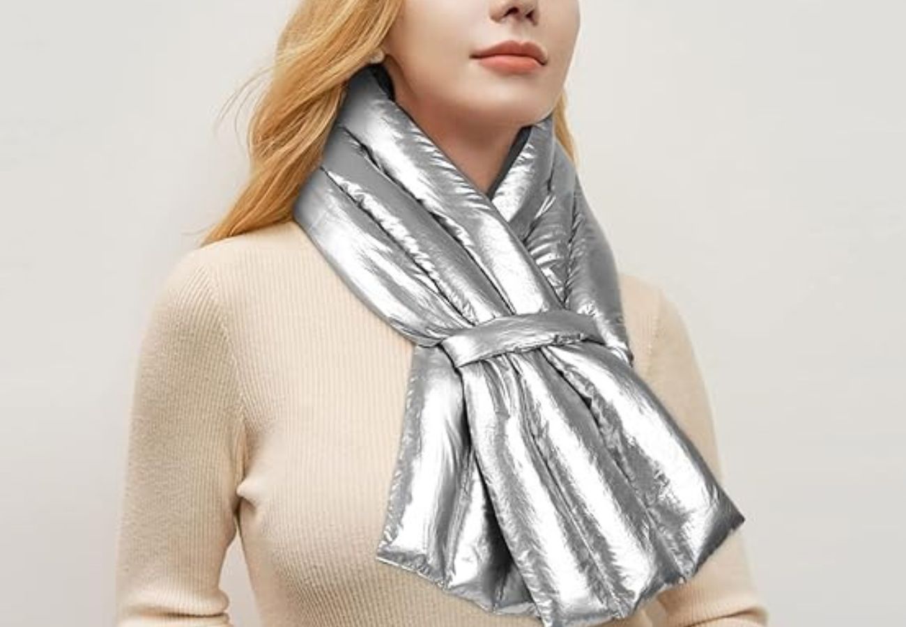 Cachecol puffer em uma modelo 