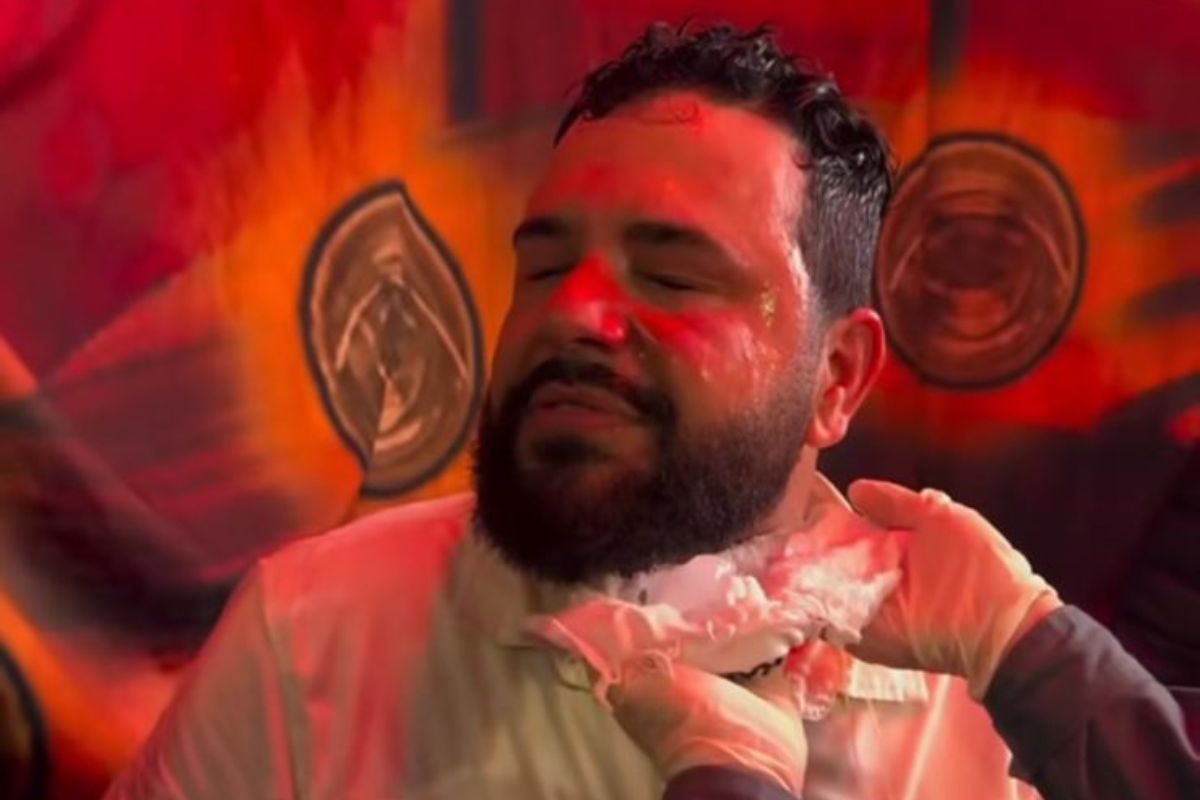 Bombeiros prestaram os primeiros socorros ao artista durante o show - @leo_leoeraphael/Instagram/ND