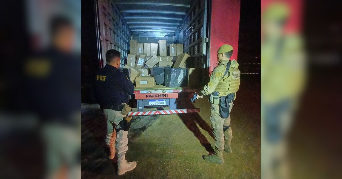 Cigarros contrabandeados foram localizados em caminhão