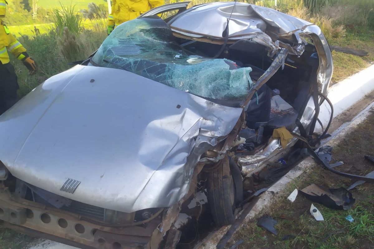 Colisão entre carro e caminhão deixa um morto e dois feridos na BR-282 em SC - Divulgação/CBMSC/ND