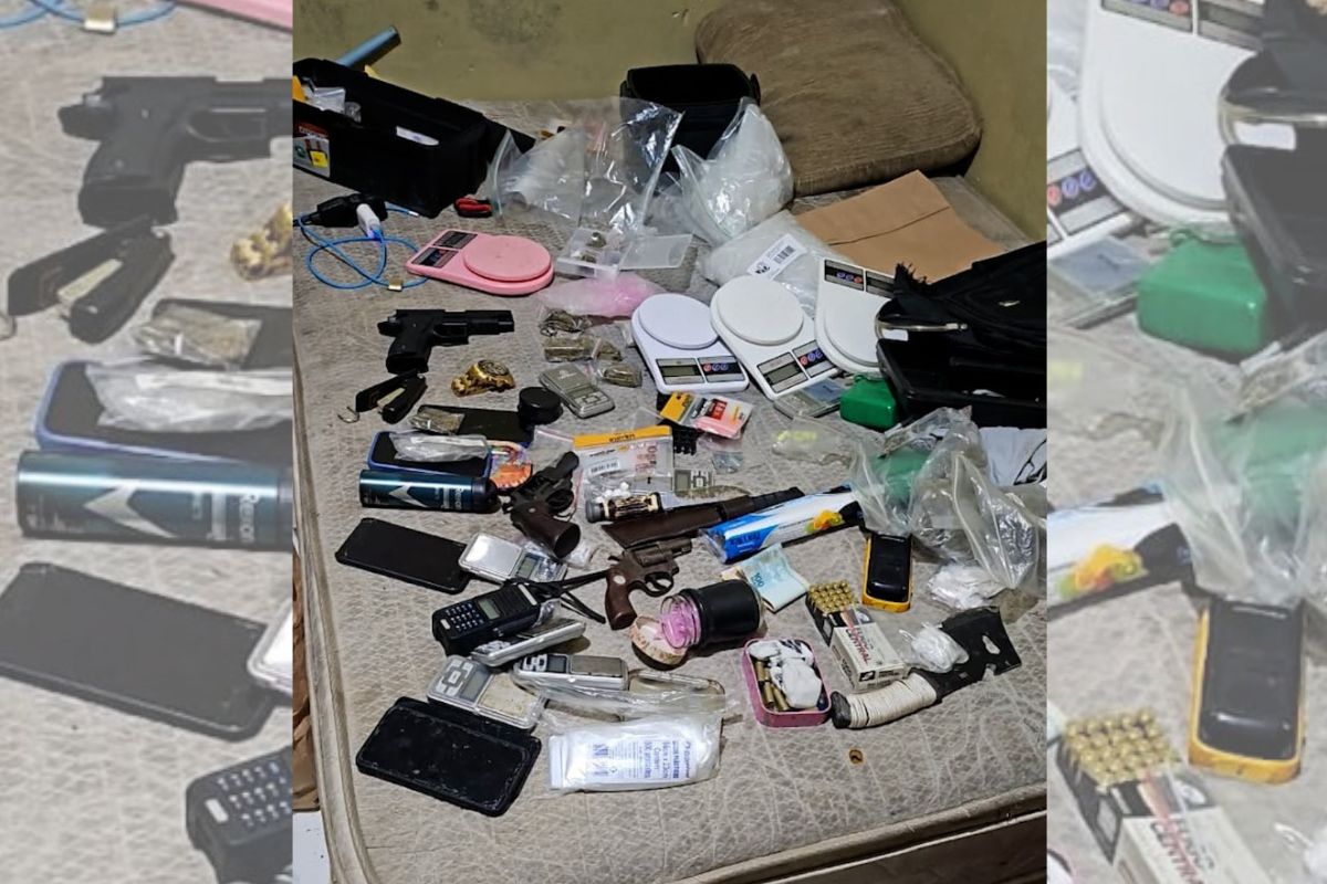 Objetos apreendidos após confronto onde dois homens são mortos pela PM