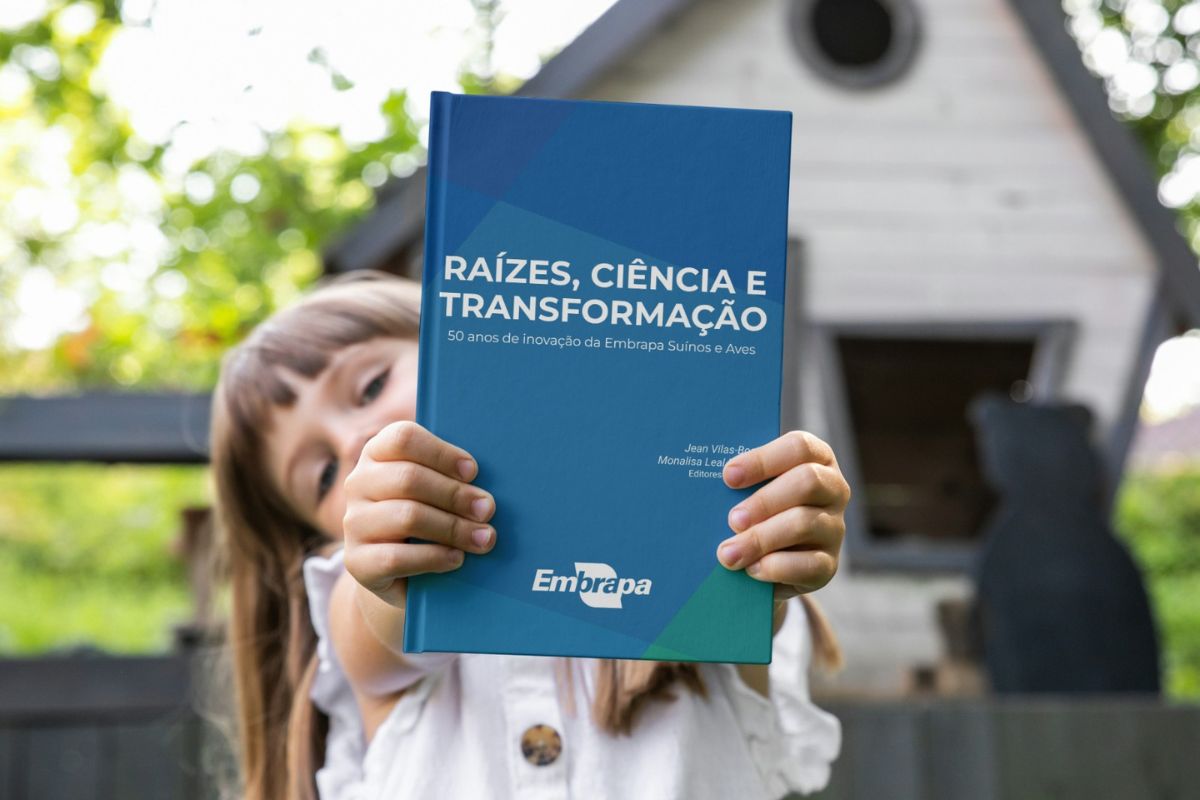 Embrapa Suínos e Aves celebra 50 anos: Um dos destaques foi o lançamento do livro “Raízes, Ciência e Transformação”
