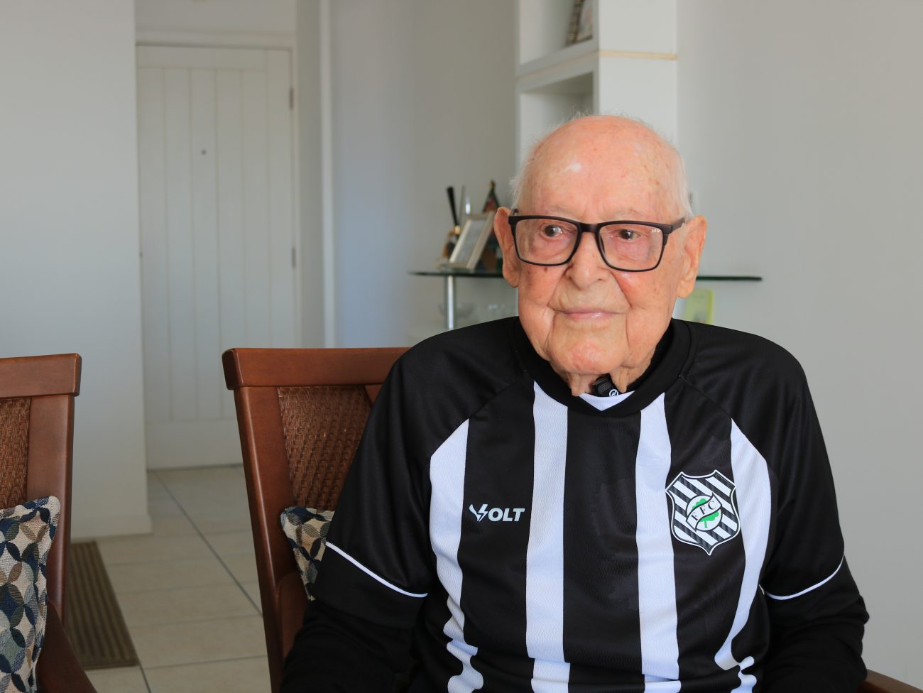 Ênio é torcedor símbolo do Figueirense