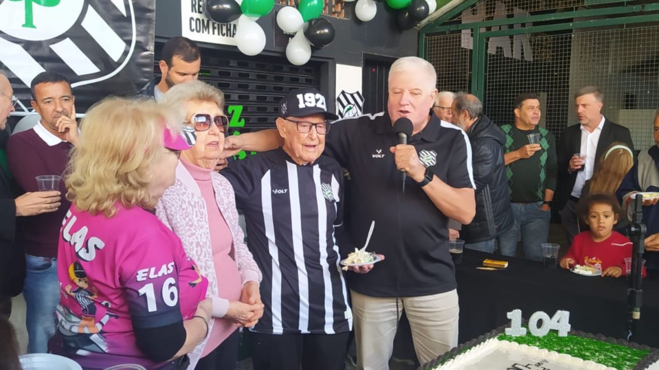 Bolo no aniversário do Figueirense