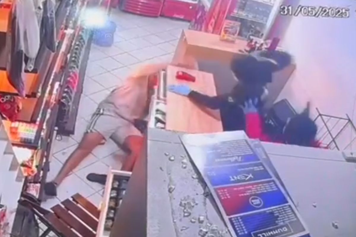 Homem é morto em loja de bebidas por dupla mascarada no bairro Pantanal