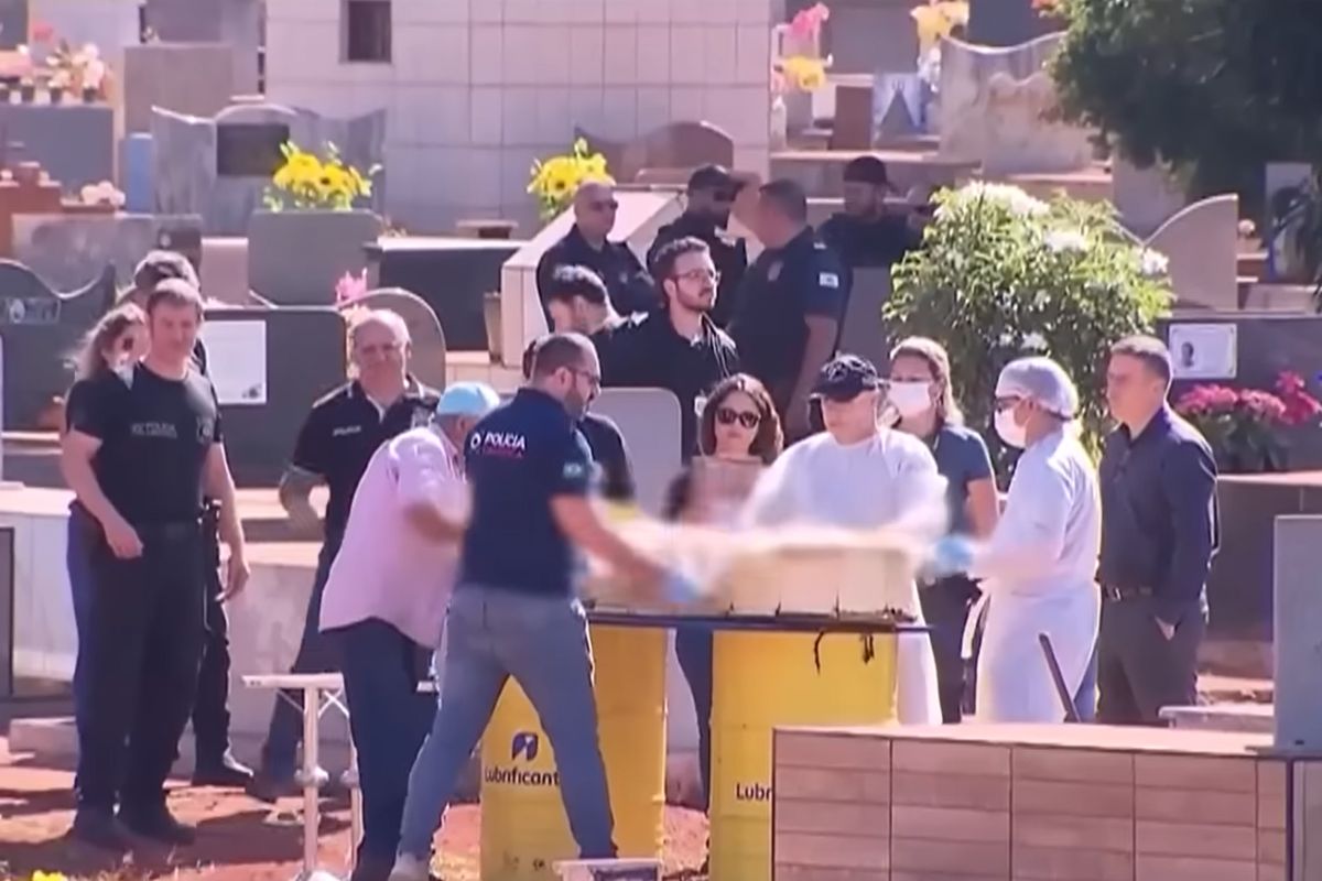 Exumação do corpo de Nathália Garnica em Pontal