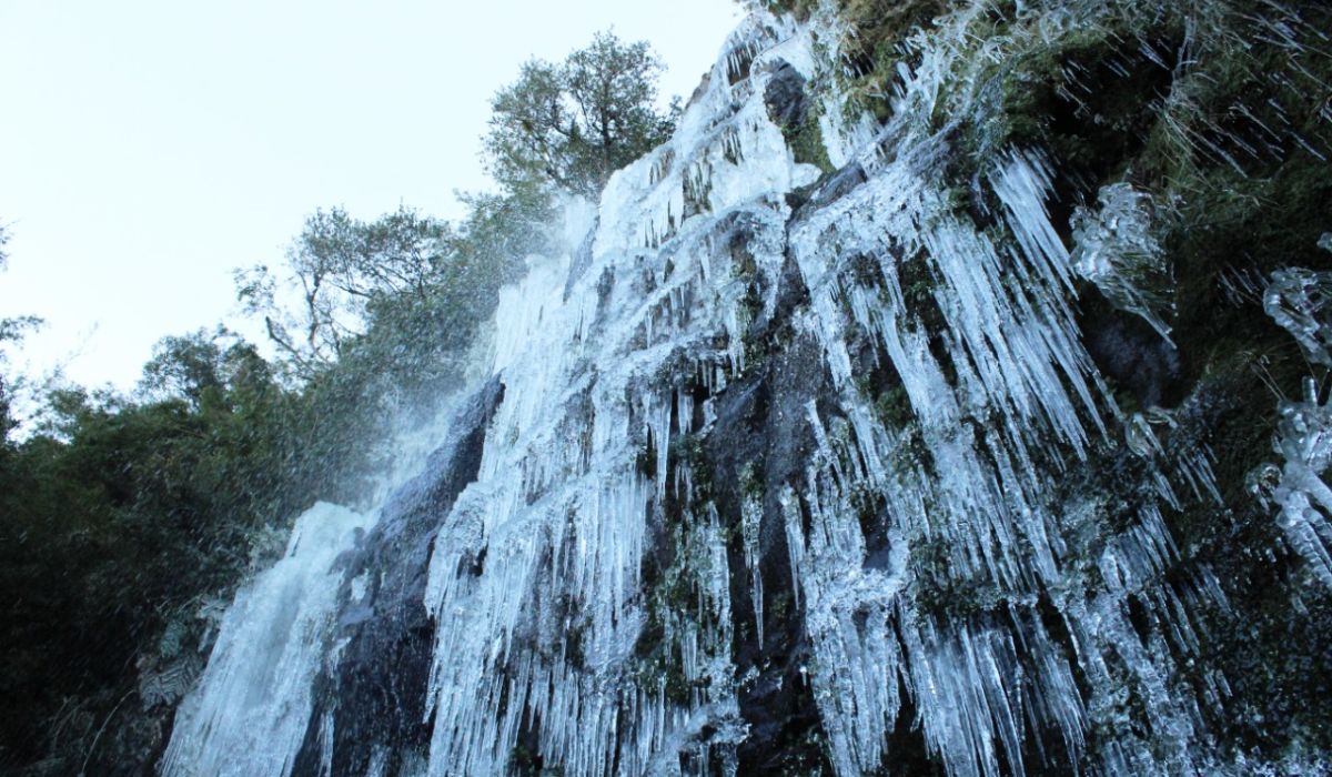 Famosa 'cascata congelada' em Urupema vira cristais de gelo em períodos gelados em Santa Catarina - Divulgação/Portal de Turismo de Urupema