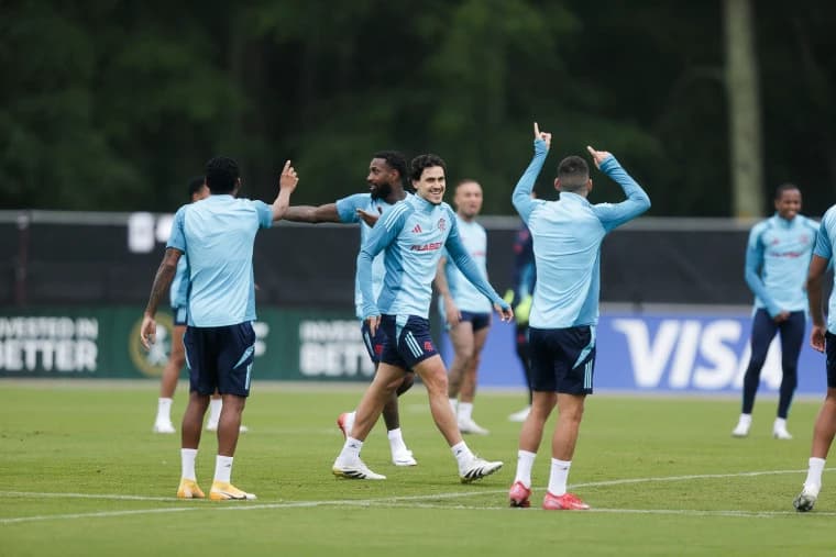 Flamengo na preparação para a estreia na Copa do Mundo de Clubes da FIFA nesta segunda-feira