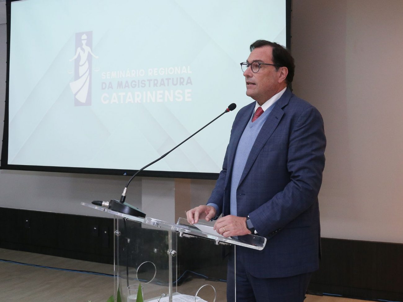 'Tão juízes quanto nós', presidente do TJSC critica ataques a ministros do STF