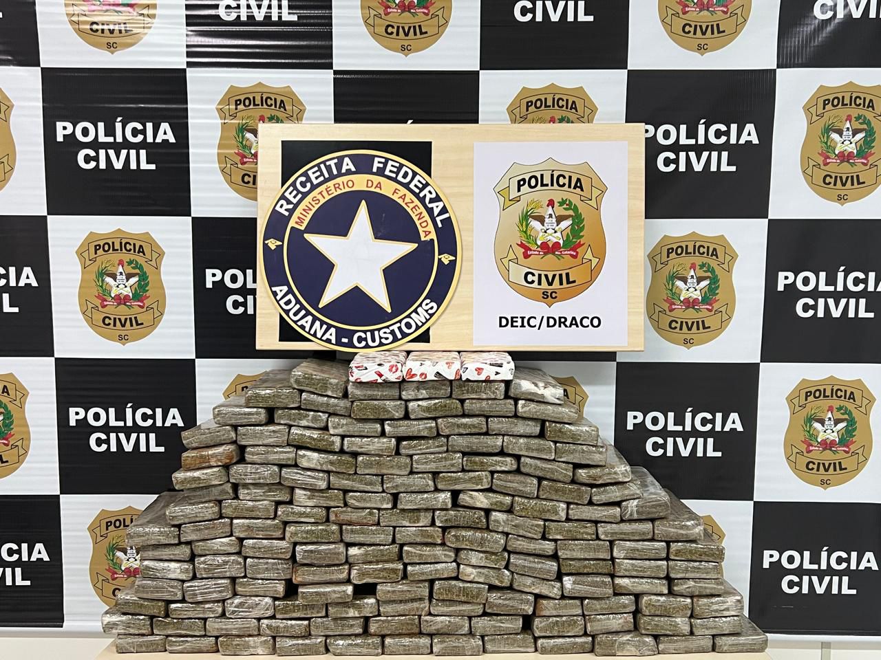 Maconha apreendida na BR-101 em SC