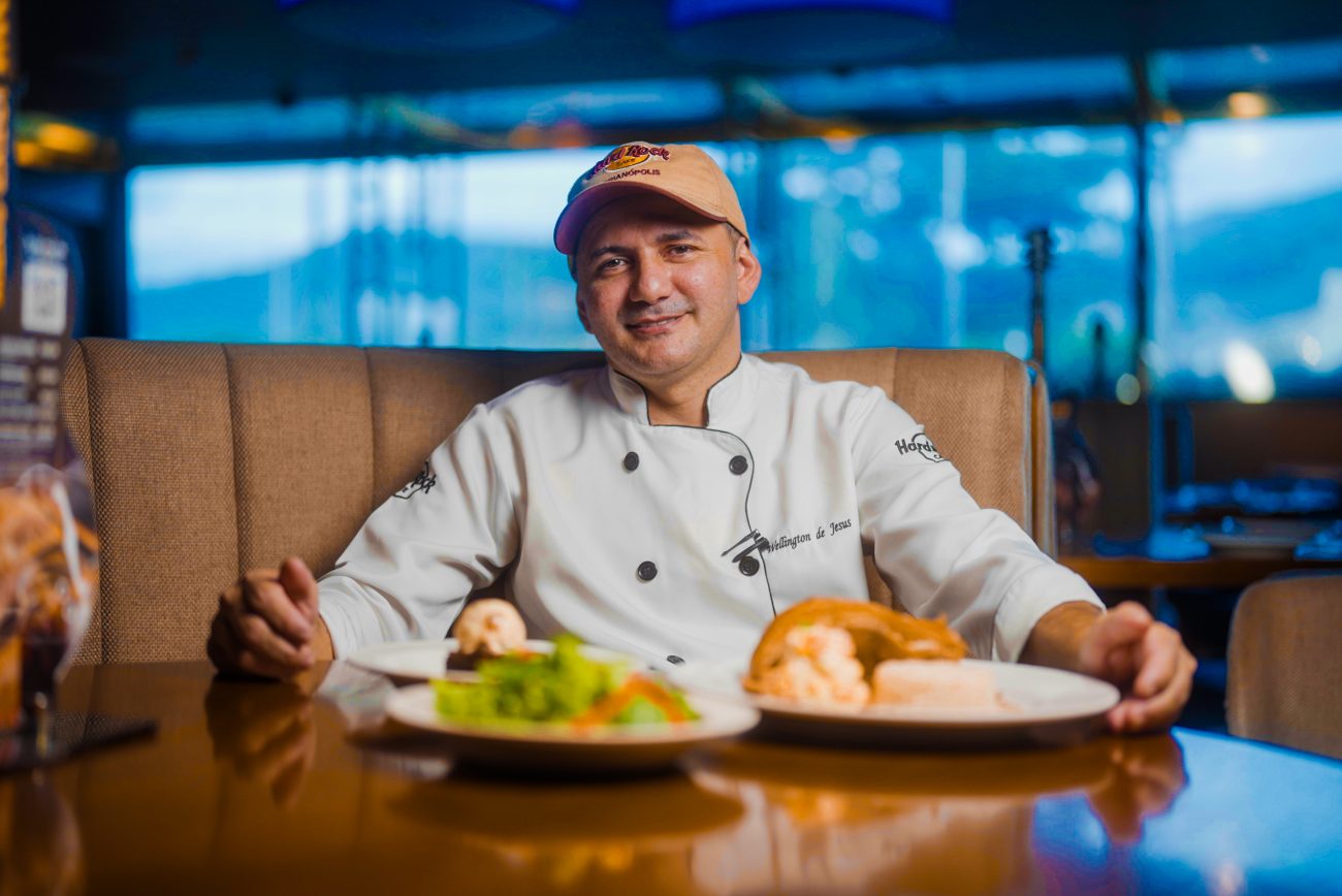 O Hard Rock Cafe Florianópolis é um ambiente que reúne uma combinação única de música, entretenimento e gastronomia, no Villa Romana Shopping - Heitor Pergher