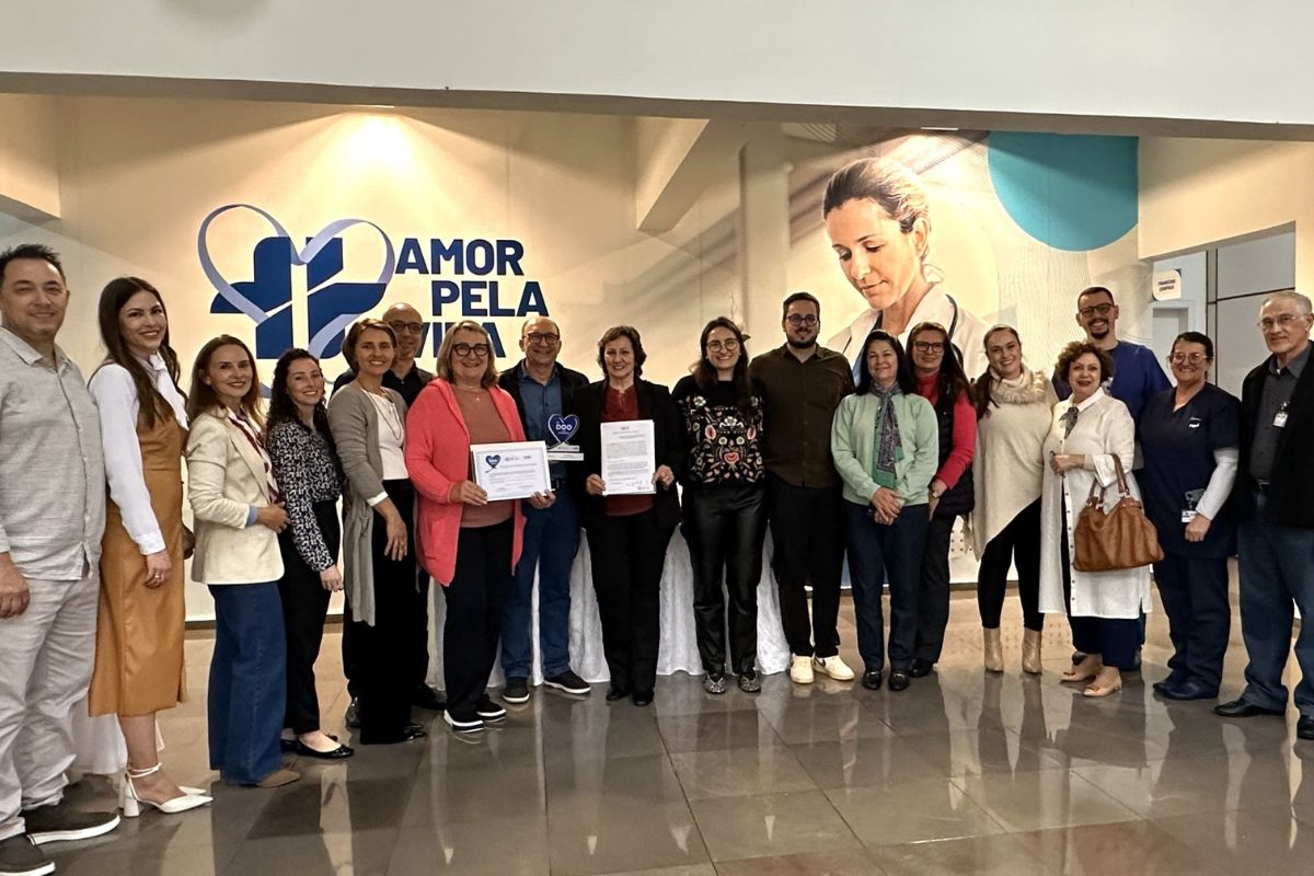 Hospital oferece sala de acolhimento para pais com bebês na UTI Neonatal em SC