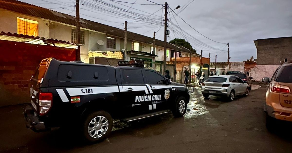 Viatura da Polícia Civil em operação nos bairros Paraíso e Montevideo