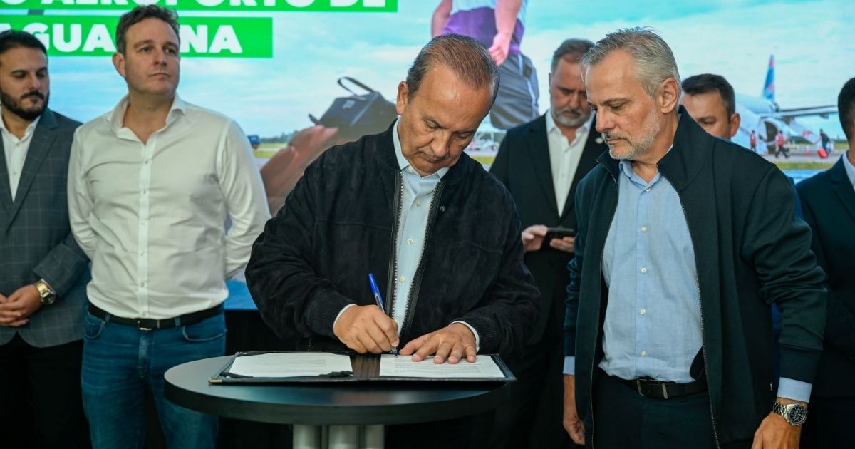 Governador Jorginho Mello ao lado o secretário, Beto Martins