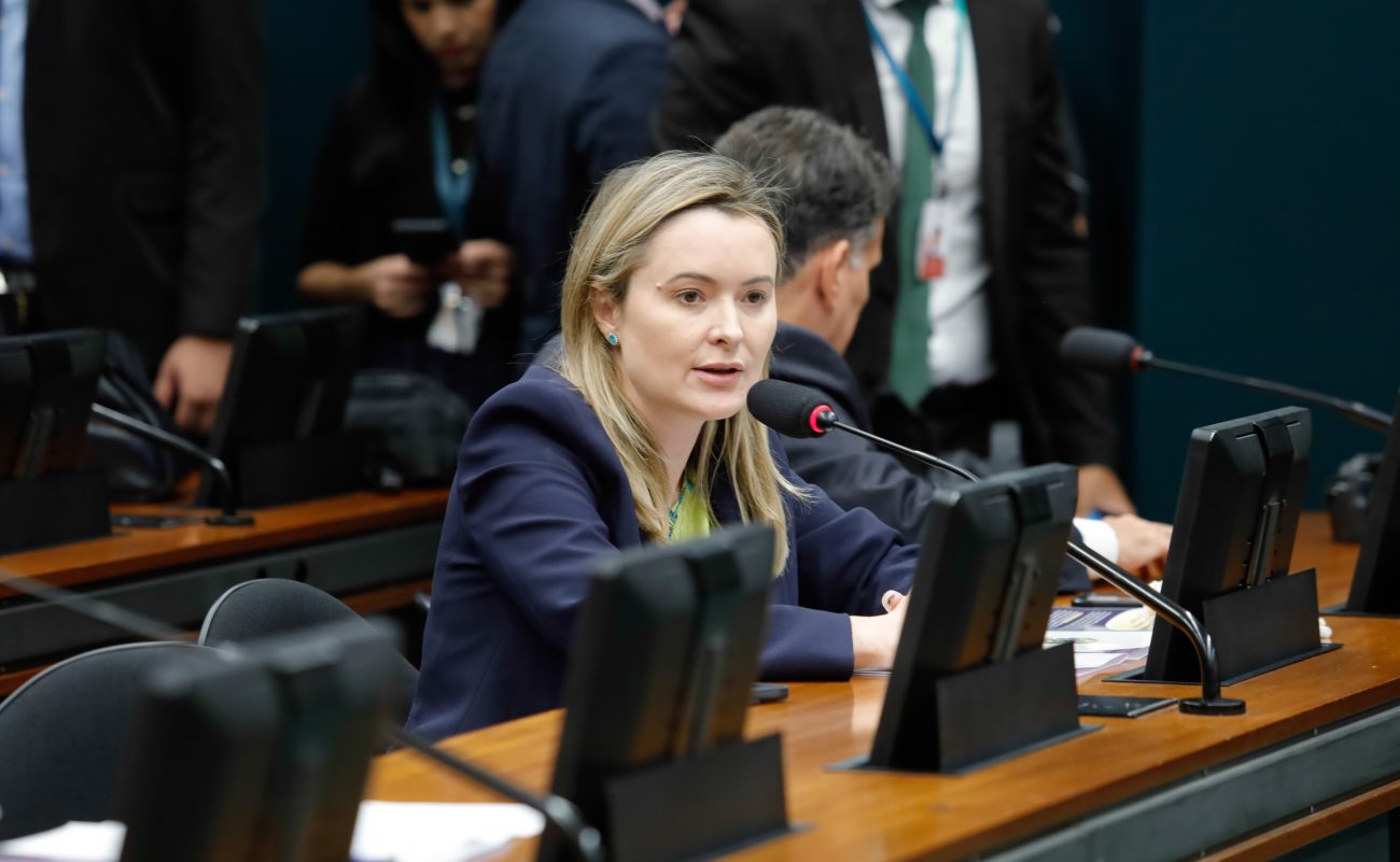 Julia Zanatta recebeu confirmação de Jair Bolsonaro por telefone