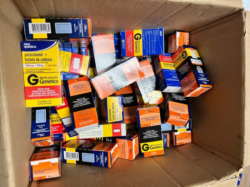 Remédios de uso controlado foram encontrados em um fundo falso usado por uma farmácia de Schroeder - Reprodução/Polícia Civil/ND