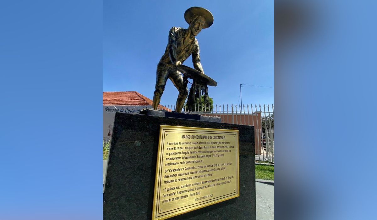 Monumento de Coromandel homenageia garimpeiro que encontrou o maior diamante do Brasil