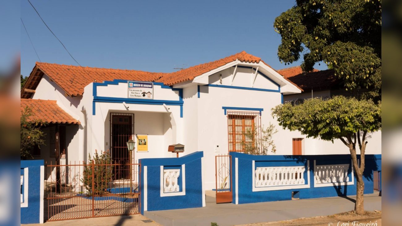 O Museu Araçuaí foi criado para abrigar o acervo de objetos e documentos que registram a religiosidade, os usos e costumes e os ofícios que constituem a história de Araçuaí e região, segundo o portal do Turismo em Minas Gerais - Breno Rodrigues/Setur-MG/ND