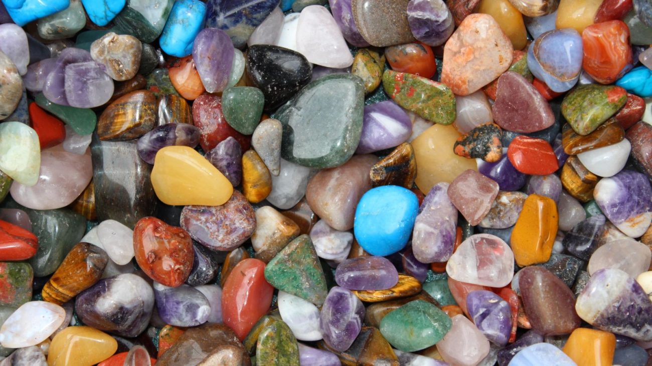 O Feng Shui utiliza cristais e pedras para  harmonizar os espaços e a energia que neles circula - Banco de Imagens/ND