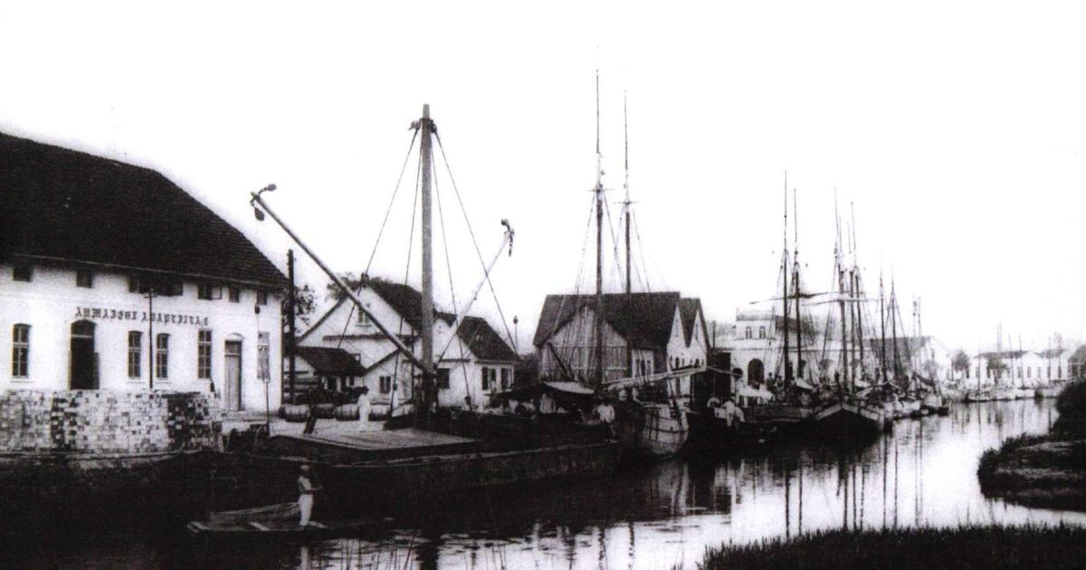 Porto de Joinville no Rio Cachoeira em 1910 - Arquivo Histórico/Divulgação/ND