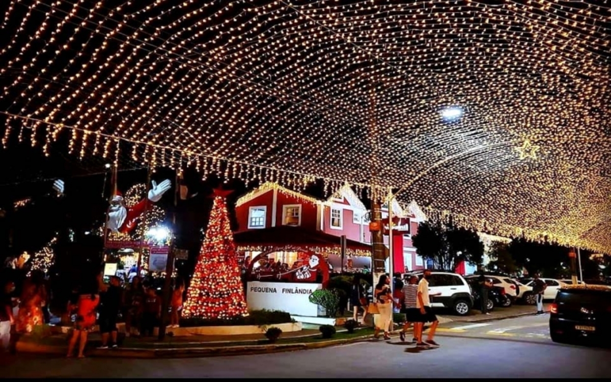 Penedo enfeitada no Natal - Divulgação/ND
