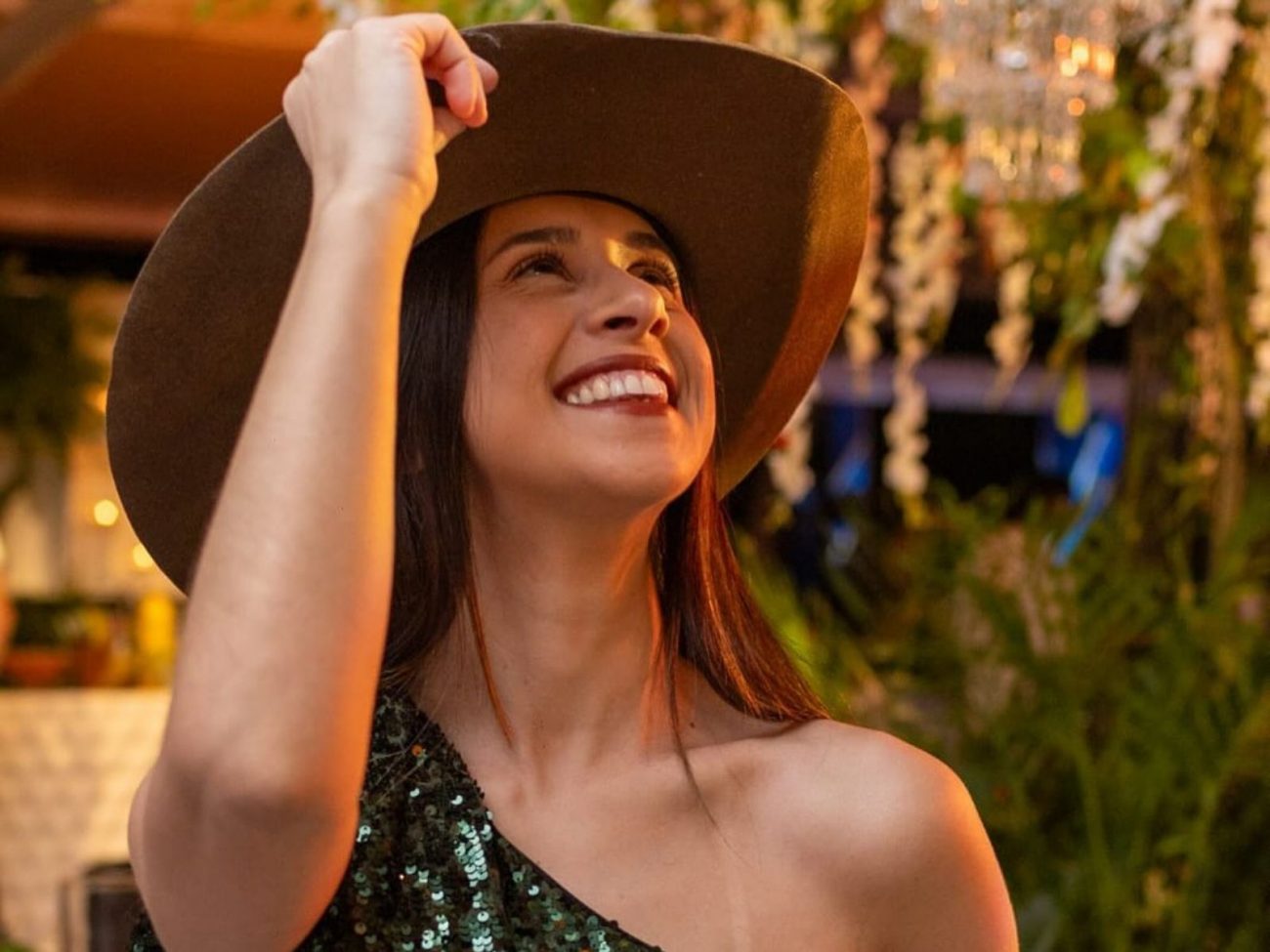 Quem é Débora Amorim, cantora sertaneja atacada em Santa Catarina - Foto: Débora Amorim/@deboraamorimofc/ND - Débora Amorim/@deboraamorimofc/ND