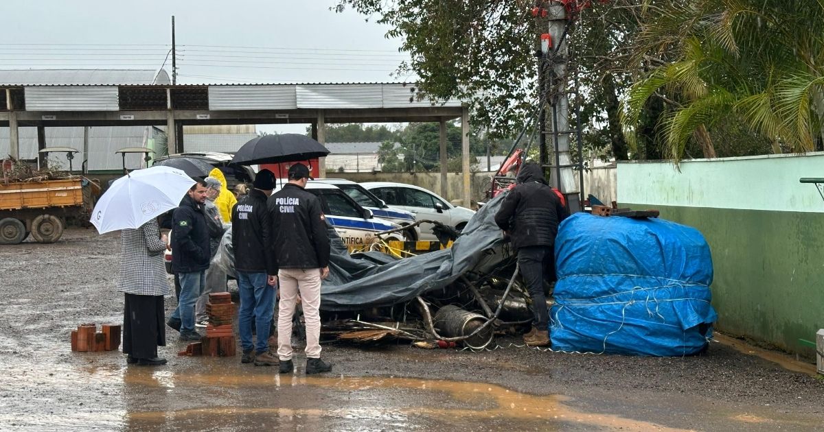 Foto da reconstituição do acidente em Praia Grande que matou oito pessoas