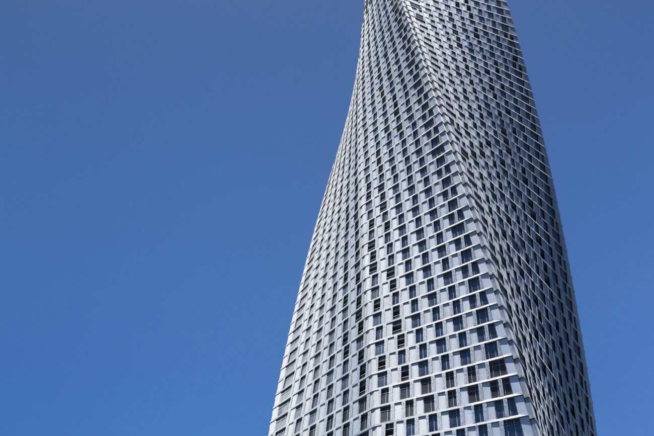 imagem fechada do arranha-céu torcido