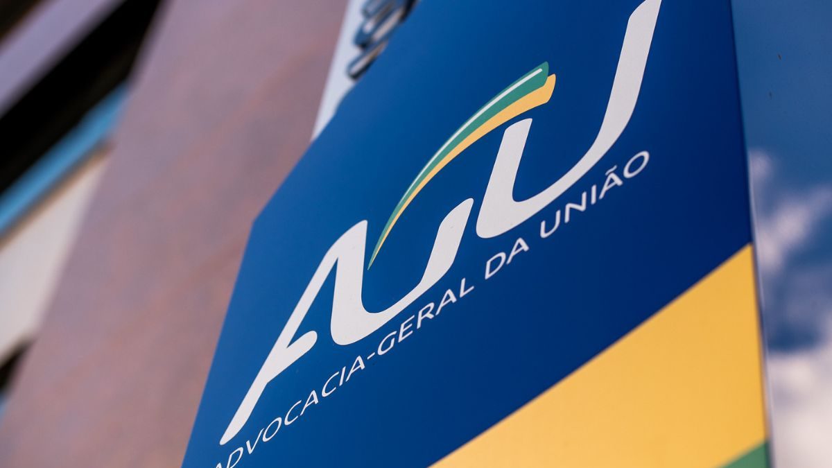 AGU defende decisão sobre procedimentos para pessoas transgêneros somente após a maioridade