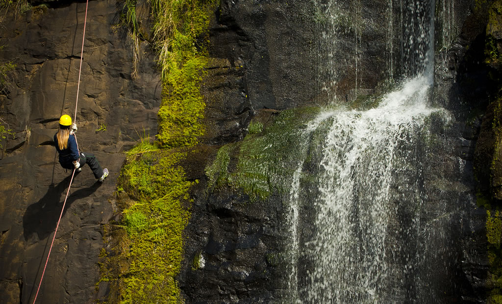 No verão, com o clima mais ameno e fresco, o hotel oferece paisagens verdes, piscina externa, pescaria, esportes e recreação para todas as idades - Foto: Divulgação/Hotel Fazenda Boqueirão