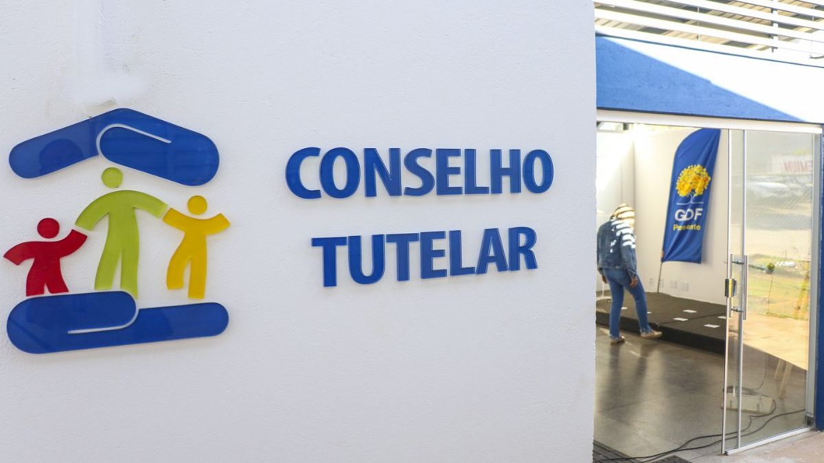 ‘Tratado como subordinado à vontade política’: associação denuncia afastamento de conselheiros tutelares em SC e fala de perseguições - QTU Questões do Universo