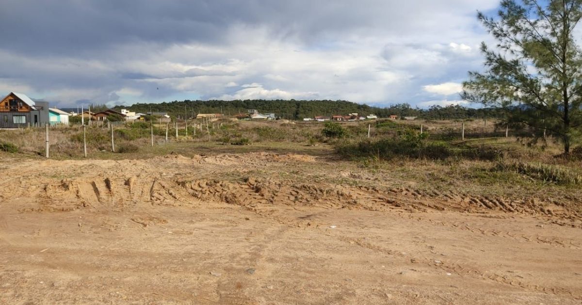 Imagem da área de preservação em que os edifícios foram retirados, para mostrar para os leitores a área a qual a matéria se referia
