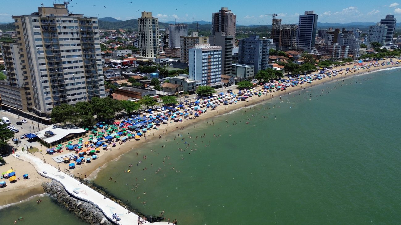 Recursos para ampliar faixa de areia vem de Fundo de Manutenção da Praia (Fumpra) – Foto: PMBP/Divulgação