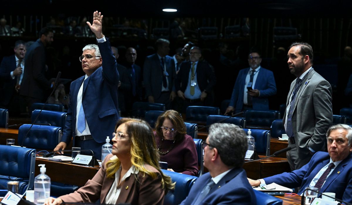 PEC contra o STF