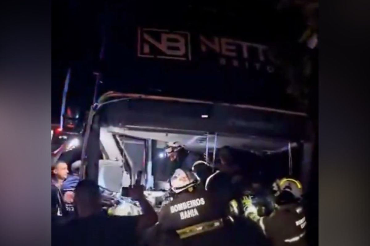 Acidente com ônibus de Netto Brito mata técnico de som