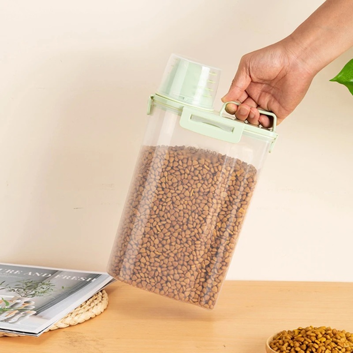 Por que não armazenar ração em potes de vidro? Veja opinião de especialista! 2 Image 1 of 1