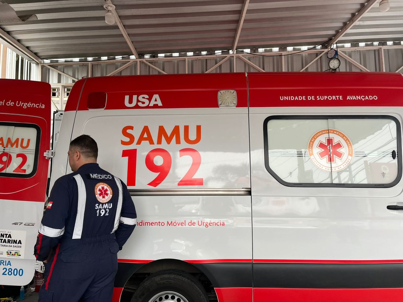 Criança de 7 anos morre eletrocutada ao tocar em extensão desencapada em Rio do Sul