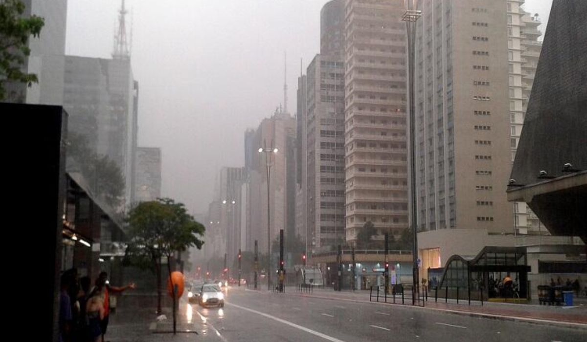 Sete estados entram em alerta com a frente fria, que traz risco de chuva forte e queda brusca nas temperaturas – Foto: Divulgação/Climatempo