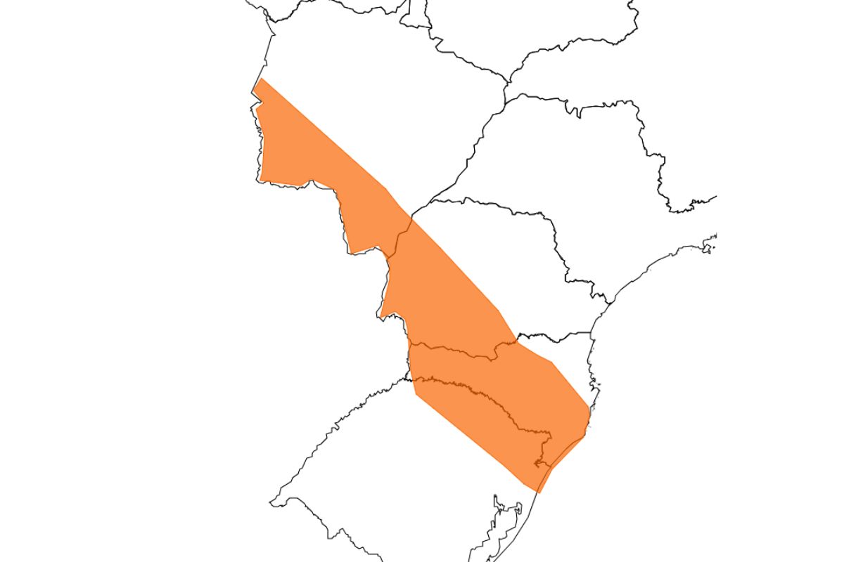 Mapa dos quatro estados sob alerta laranja para tempestade