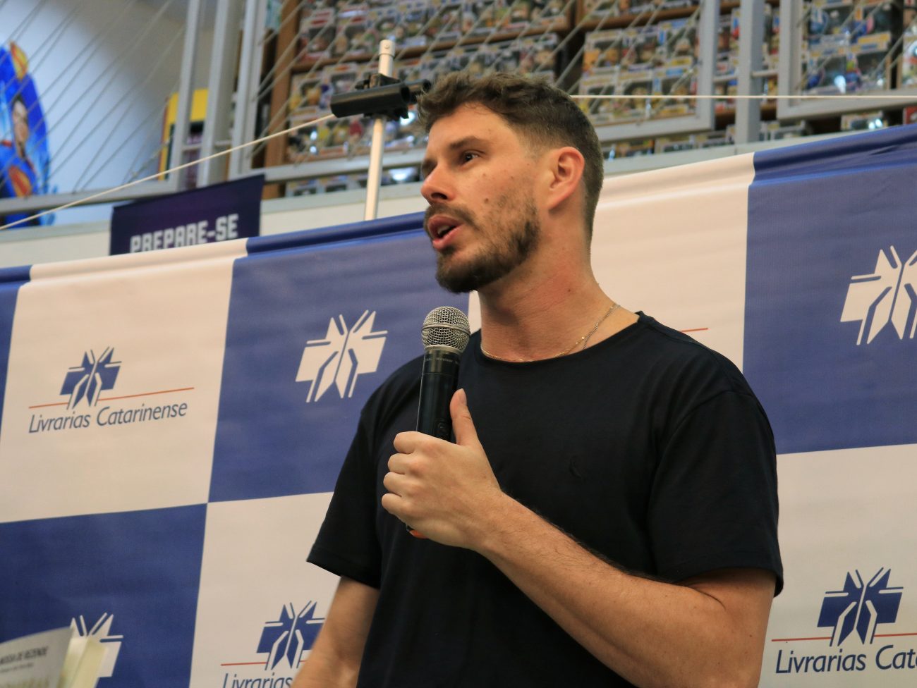 Bruninho defende o Vôlei Renata, de Campinas, e lançou biografia em Florianópolis - Rodrigo Polidoro/ND