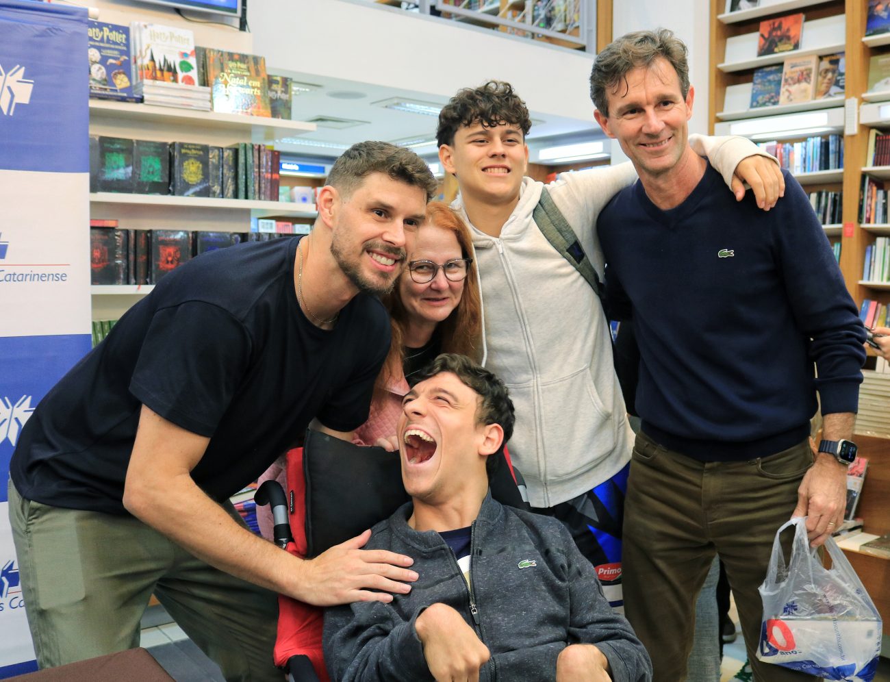 Jogador recebeu Rafael Kuerten e família no lançamento do livro - Rodrigo Polidoro/ND