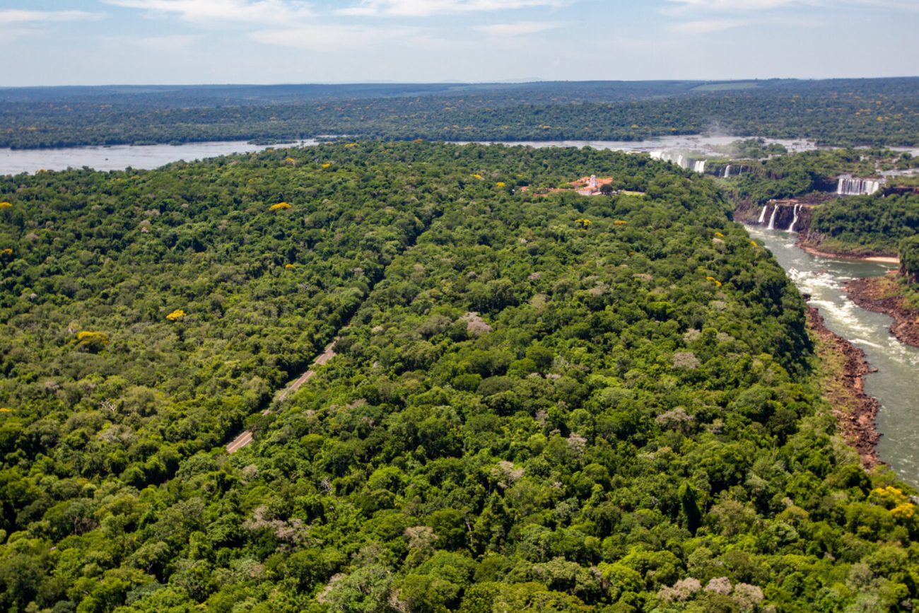 Parque Nacional do Iguaçu é uma área de preservação ambiental no Paraná