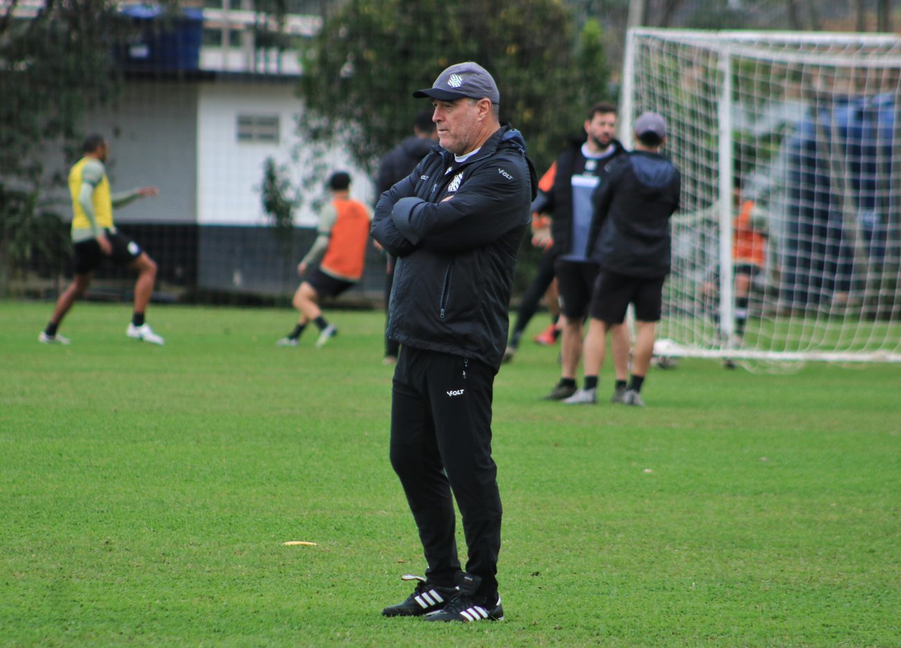 Técnico Pintado conseguiu melhorar o aproveitamento da equipe, mas os números ainda são crueis com o Figueirense - Rodrigo Polidoro/ND