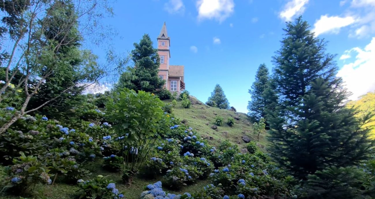 Conheça a capela Santa Ana. Igreja encantada de SC que parece ter saído de um conto alemão. - Nilo Luiz/ND