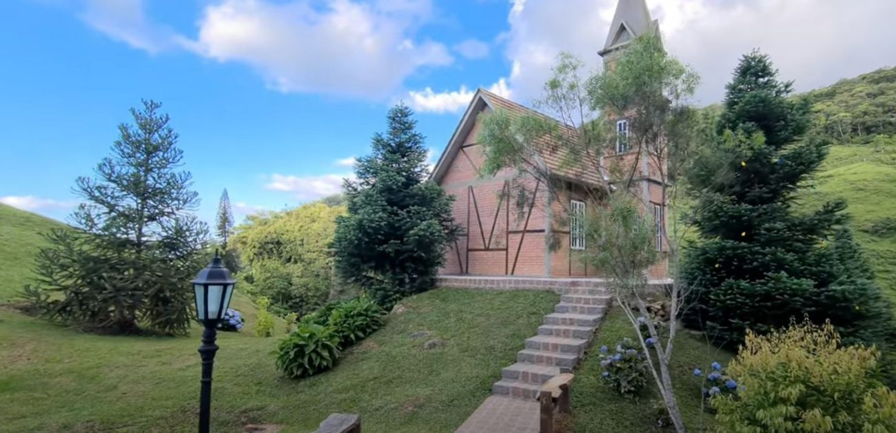 Conheça a capela Santa Ana. Igreja encantada de SC que parece ter saído de um conto alemão. - Nilo Luiz/ND