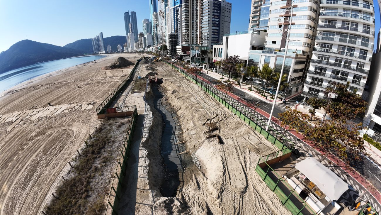 Orla de Balneário Camboriú ganha 'muro invisível' e mais verde em reurbanização 1 Muro terá 2 metros de profundidade. - Divulgação/Prefeitura de Balneário Camboriú/ND