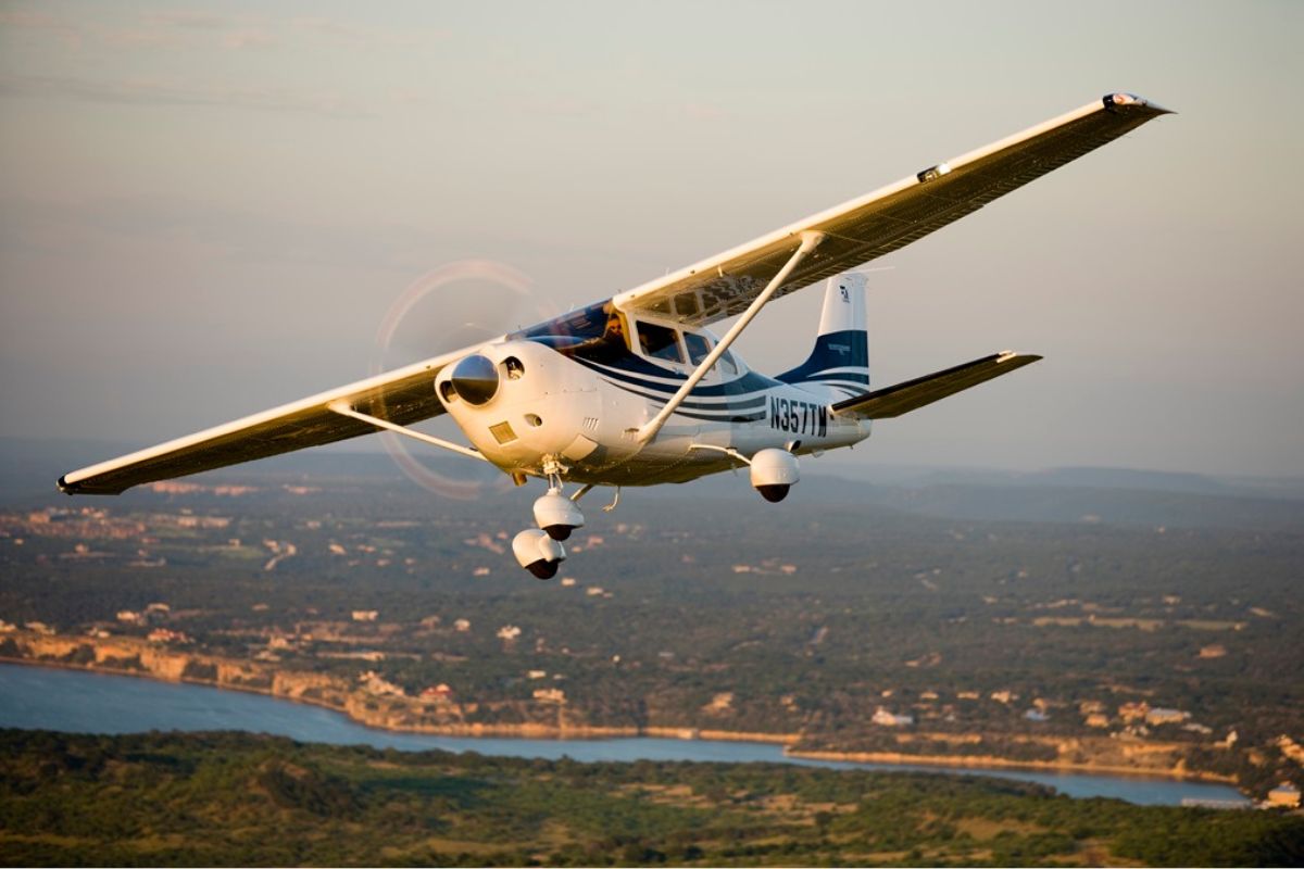 O monomotor Cessna C-206 é comumente usado no transporte na Floresta AmazônicaFoto: Divulgação/AOPA/ND