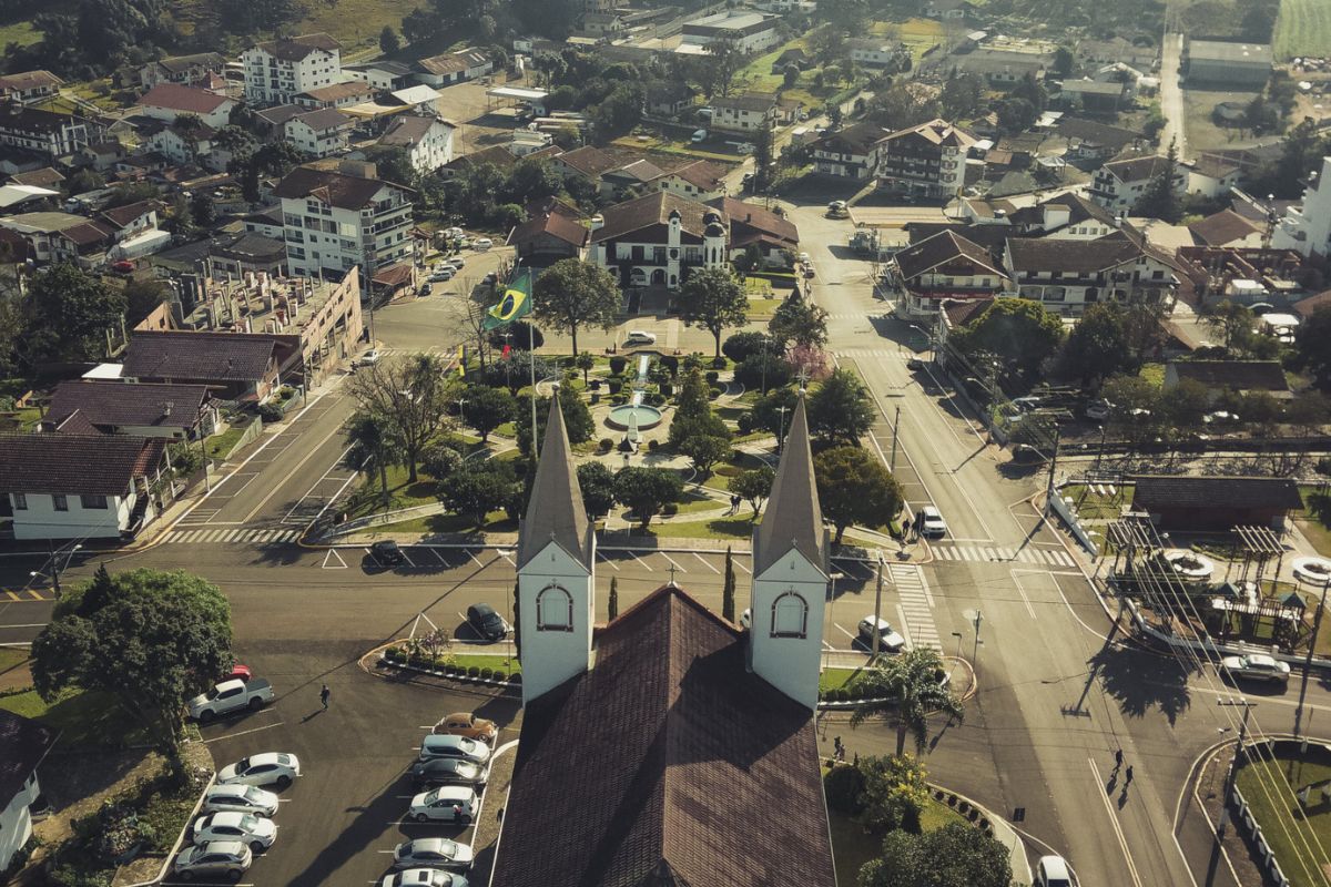 Treze Tílias fica no Meio-Oeste de Santa Catarina e é conhecida como a Áustria Brasileira. - Portal do Turismo de Santa Catarina/ND